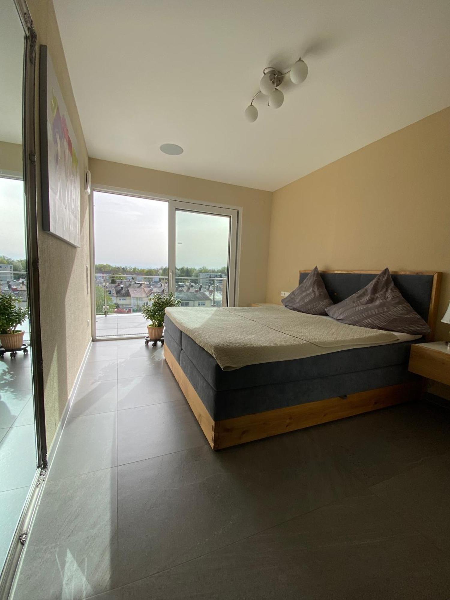 Penthouse-Appartement mit Alpenblick Friedrichshafen Buitenkant foto