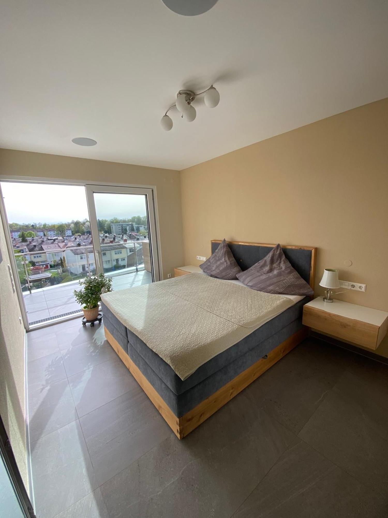Penthouse-Appartement mit Alpenblick Friedrichshafen Buitenkant foto