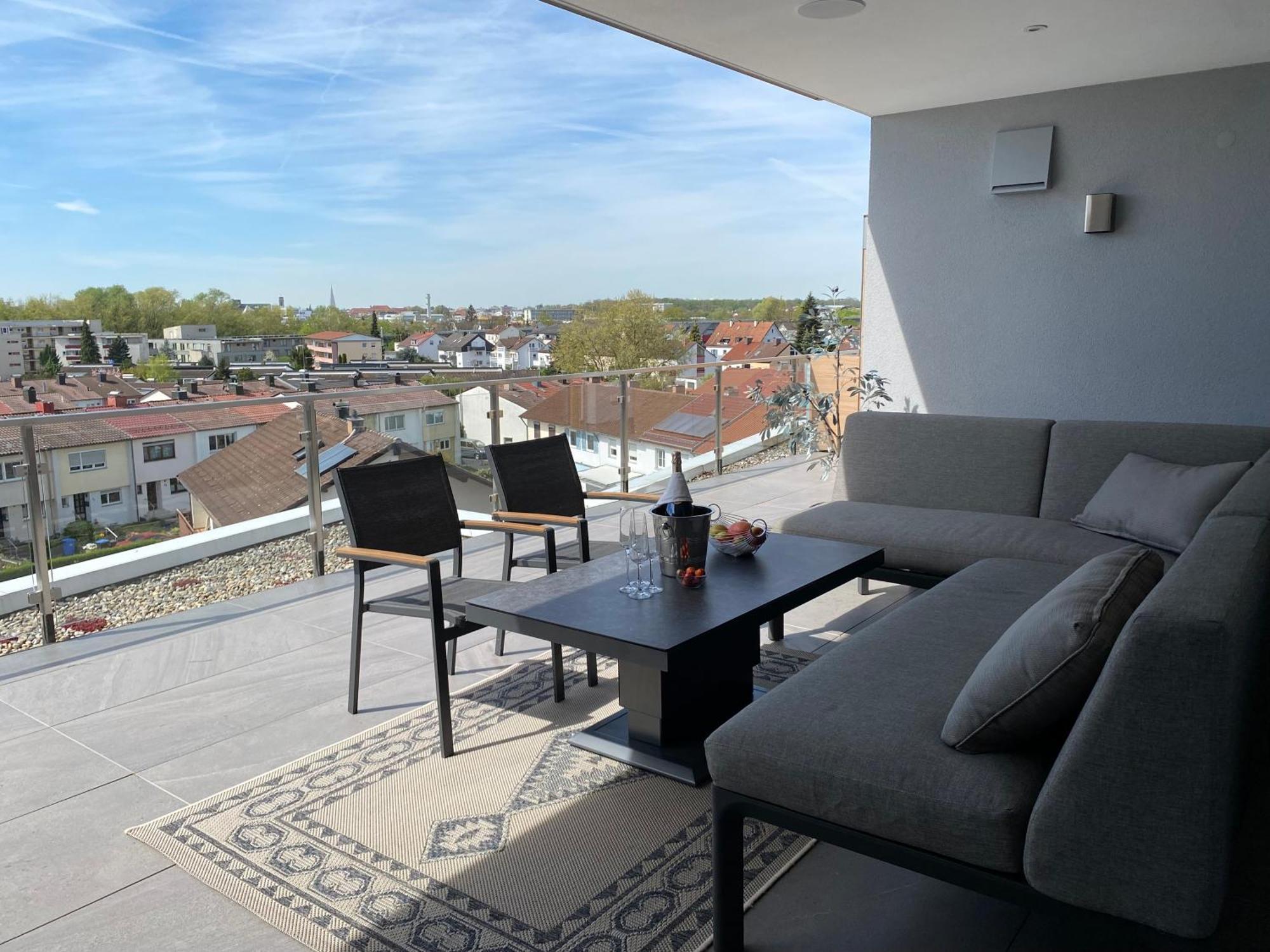 Penthouse-Appartement mit Alpenblick Friedrichshafen Buitenkant foto