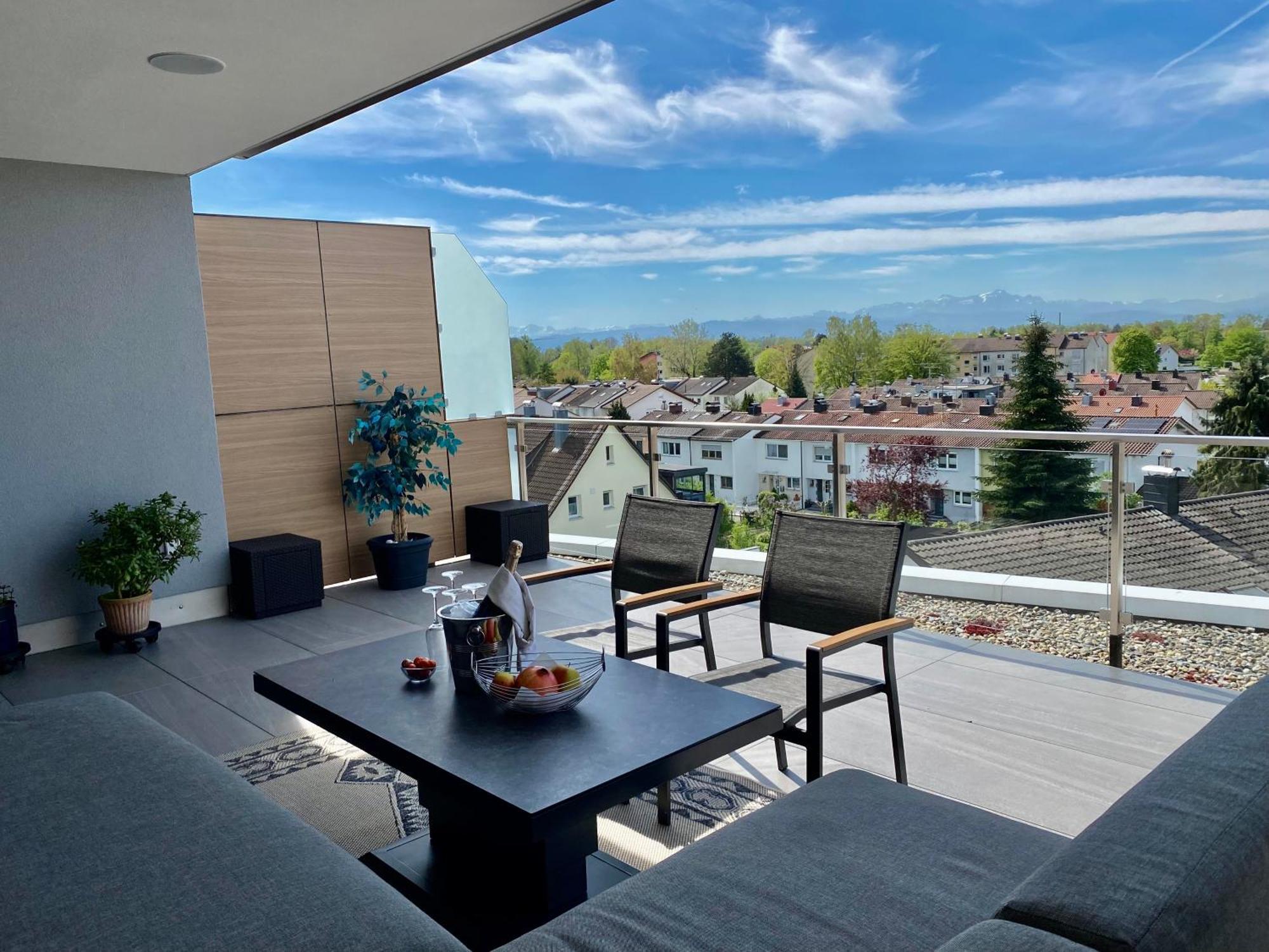 Penthouse-Appartement mit Alpenblick Friedrichshafen Buitenkant foto