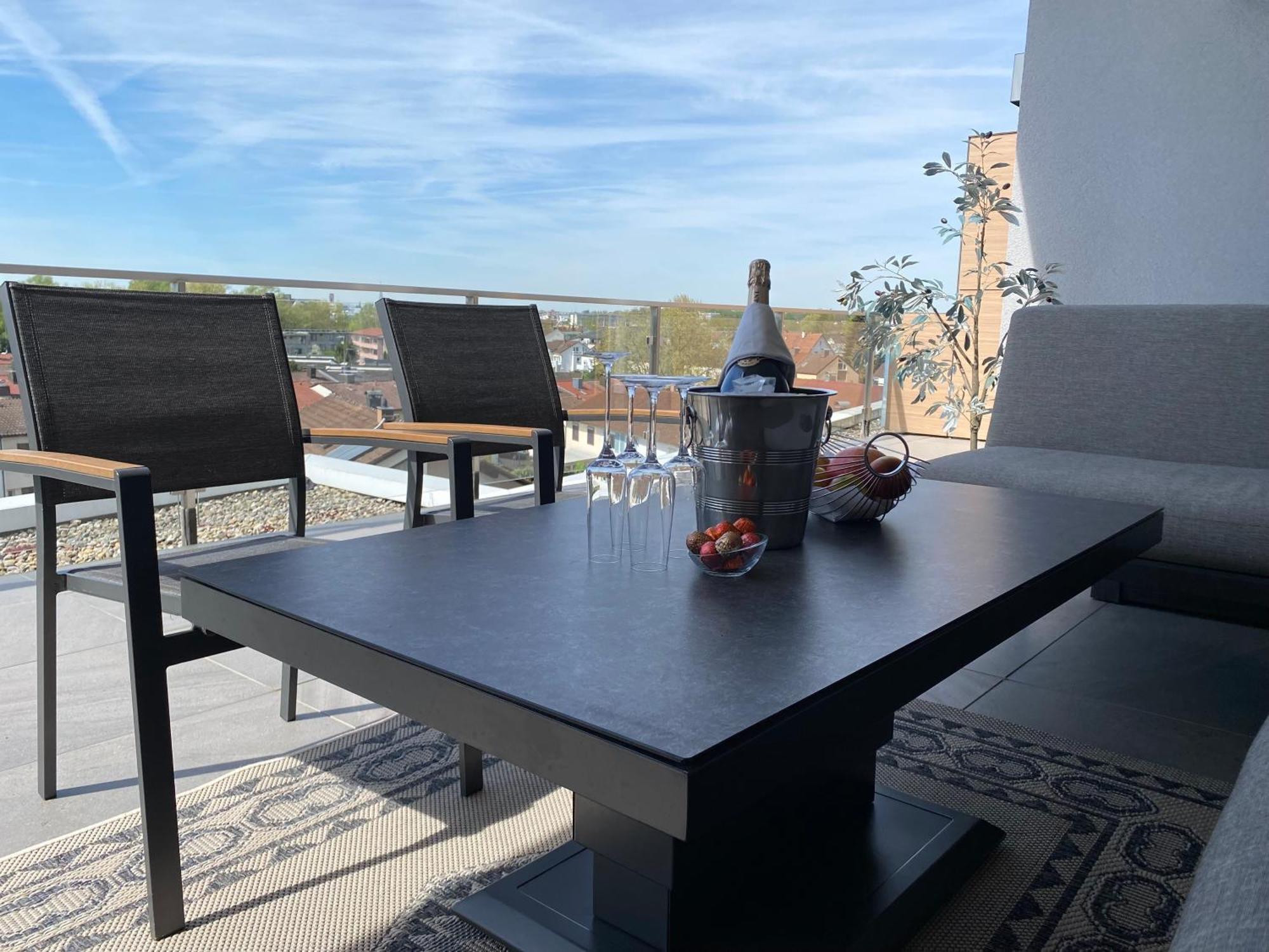 Penthouse-Appartement mit Alpenblick Friedrichshafen Buitenkant foto